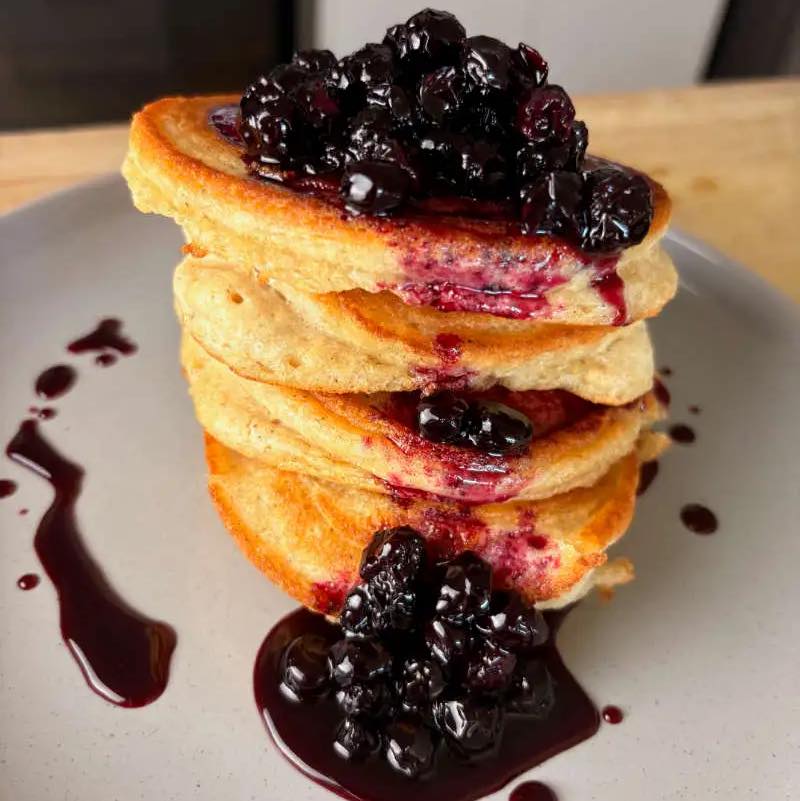 Gluten-free sourdough pancakes 🤤 get off your arse and make them 👉 https://checooper.com/fluffy-gluten-free-sourdough-pancakes/#wpzoom-premium-recipe-card

#glutenfree #sourdough #pancakes #breakfast