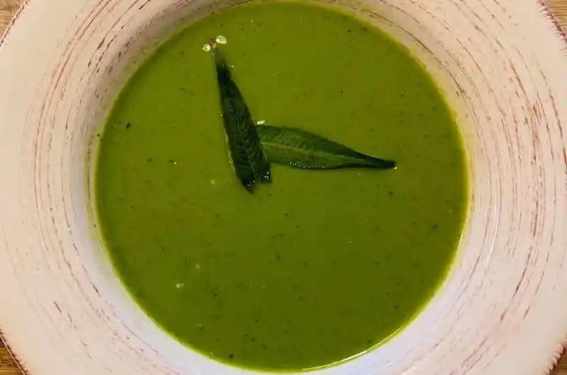 Chilled Pea & Watercress Soup — light, fresh, and perfect for summer.

Get my recipe 👉 https://checooper.com/chilled-pea-watercress-soup/#wpzoom-premium-recipe-card

#chilliedsoup #summersoup