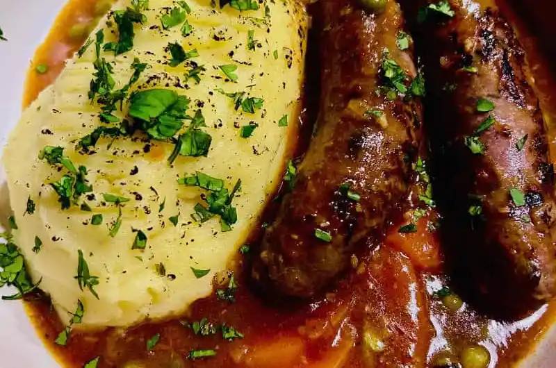 Curried sausages, or “curry snags,” have long been a staple in many Australian households. This dish takes the humble sausage and elevates it with a punchy curry sauce, creating a comforting and savoury meal that many Aussies grew up enjoying. https://checooper.com/aussie-snag-curry/#wpzoom-premium-recipe-card

#snags #curry #Aussie