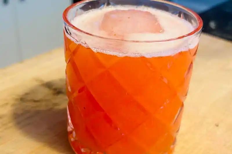 A Goldie for summer! My strawberry lemonade 👉 https://checooper.com/strawberry-lemonade/#wpzoom-premium-recipe-card

@followers #strawberry #lemonade