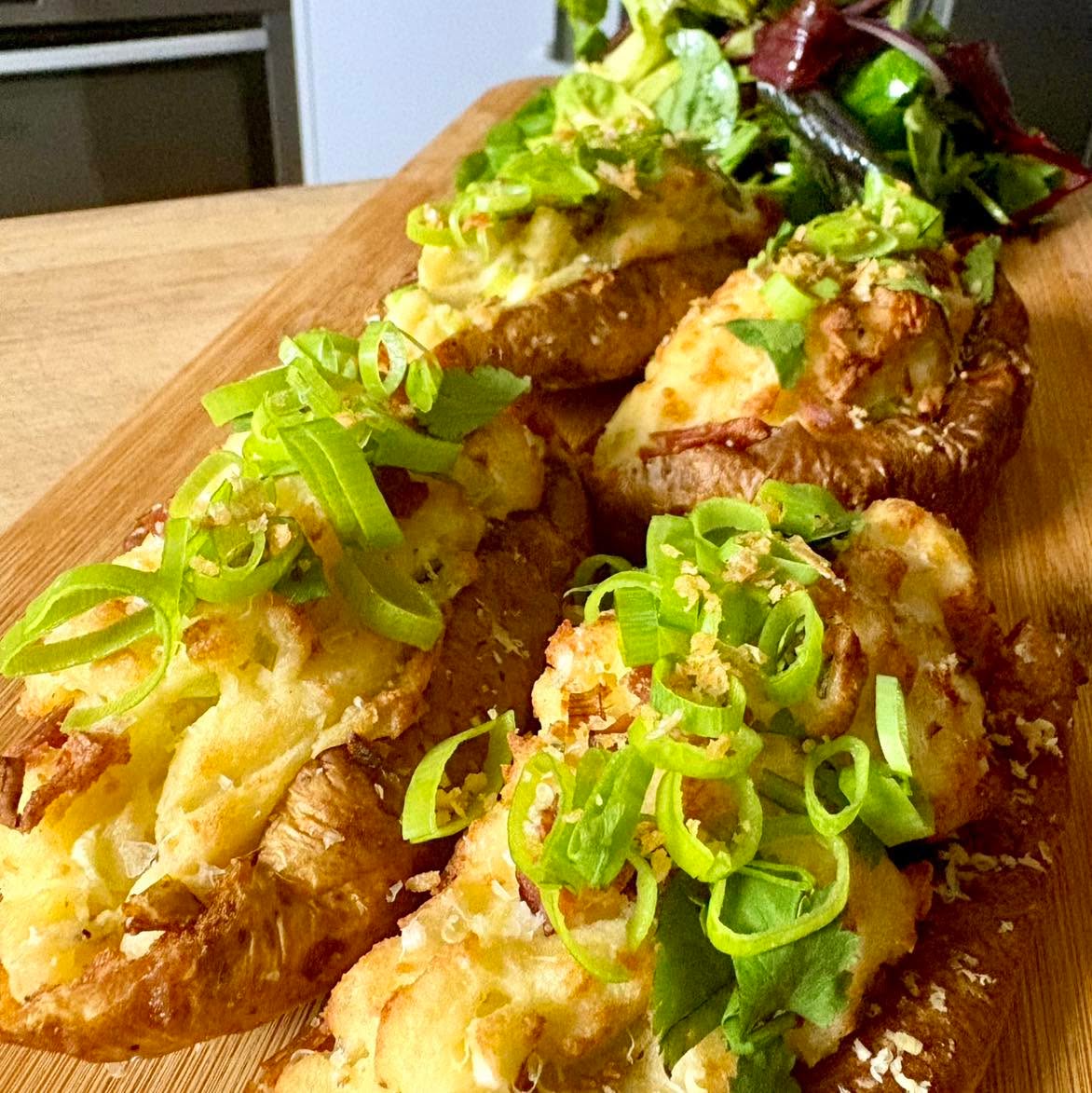 Hey guys, this has to be the easiest side dish you’ll ever make – and honestly, one of the bloody yummiest too! 🥔🔥 My loaded potato skins have been a family favourite for years, so I thought it was about time I shared the recipe with you lot.

All you’ve got to do is hit the link below to grab the full recipe.
👉 If you’re on Instagram, just head to my bio, tap the website link, and use the search bar to find it.

Trust me, you’re gonna love this one. Enjoy! 🙌

Get my recipe 👉 https://checooper.com/loaded-potato-skins-air-fryer-recipe/#wpzoom-premium-recipe-card

#loadedpottoskins #potatorecipes #easysides