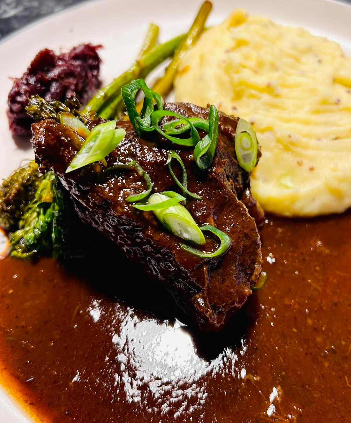 Let me show you how bloody easy it is to make beef cheeks in red wine 🤤, link below 👇 

Get my bloody yum recipe 👉 https://checooper.com/red-wine-slow-cooked-beef-cheeks/#wpzoom-premium-recipe-card

Instagram link in my bio.

topfans #beefcheeks #winterfood #beef #creamymash
