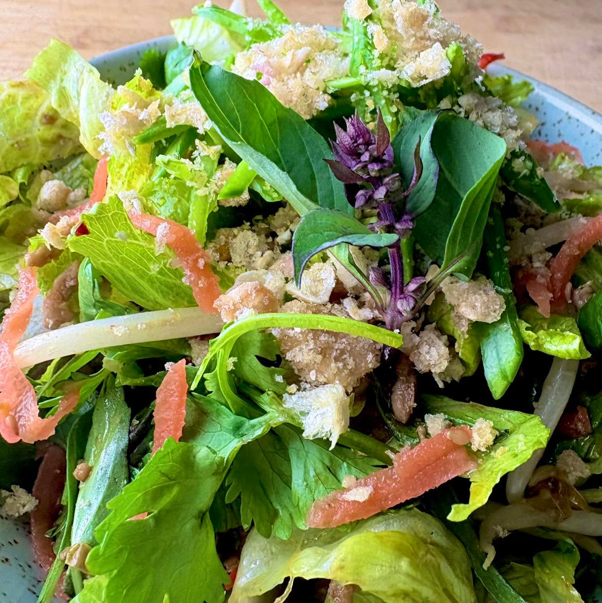 Thai pork salad tonight. Cos lettuce, pork mince, mint, ginger, garlic, snow peas, fermented carrot, and all the other usual suspects. Quick, easy, bloody good dinner — and bloody delicious. Bloody yum.

#thaisalad #pork #summerdishes